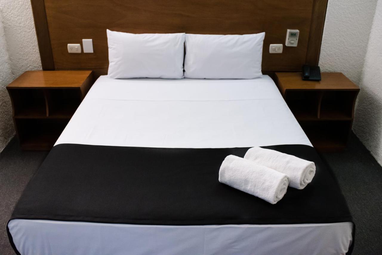 Hotel Central Irapuato - Hotel En Ирапуато Екстериор снимка